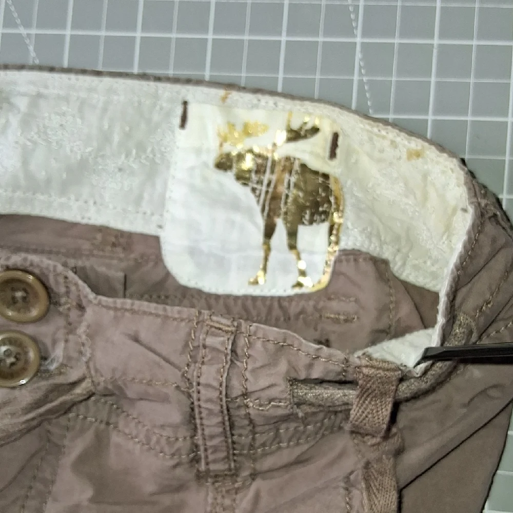 Cargo Capri Pants - Picture 6 of 7